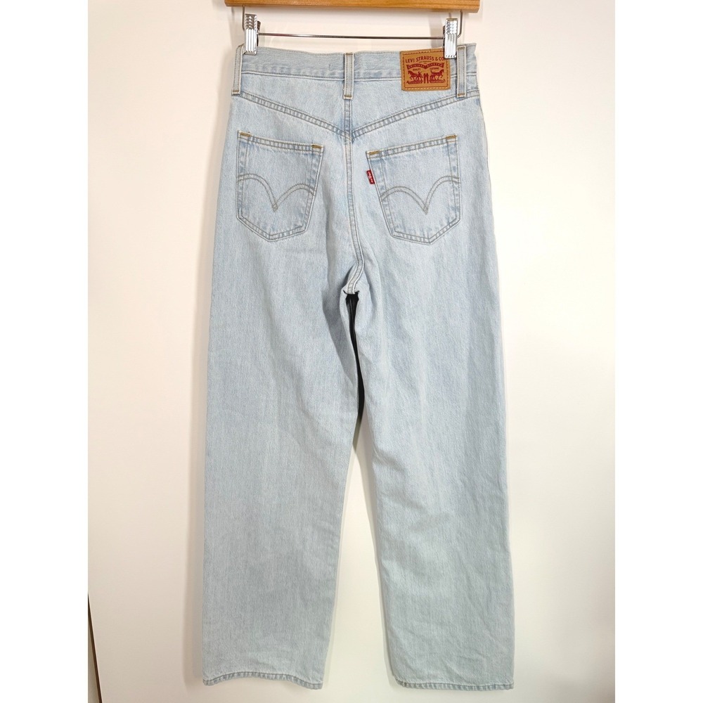Levi's High Waisted Straight Leg Jeans Women's Size 25 Light Wash Denim 25X29